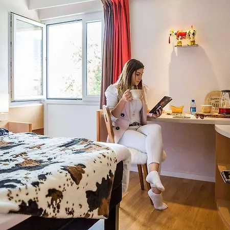 Ibis Отель Сион