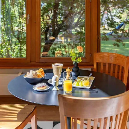 Ibis 3* Сион