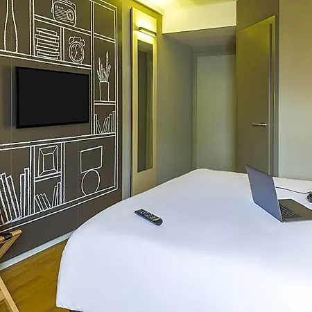 Ibis 3*
