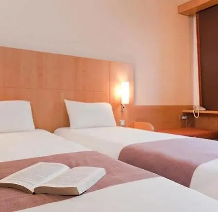 Ibis Sion