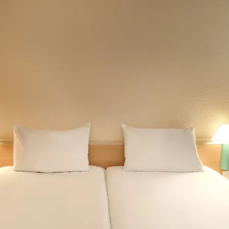 Ibis Отель Сион